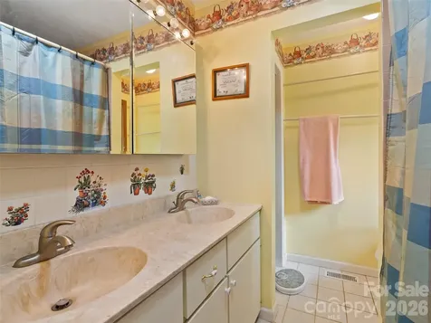 120 Carter Cove Road Asheville NC 28804