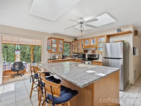 120 Carter Cove Road Asheville NC 28804