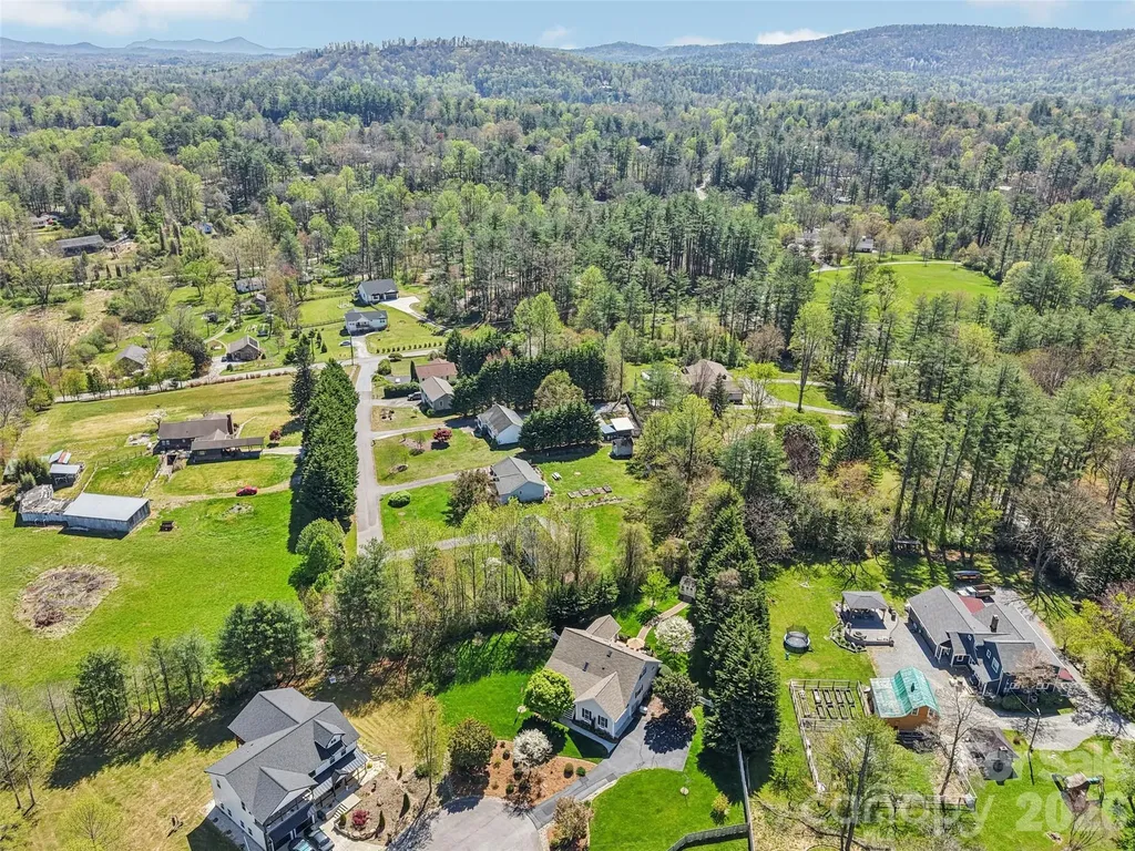 117 Apple Meadow Court Hendersonville NC 28739