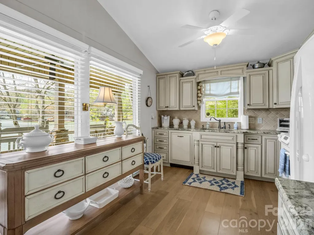 206 Lakeridge Road Lake Lure NC 28746
