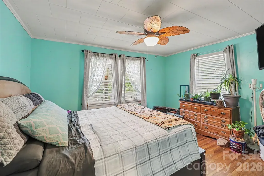 403 Oakdale Avenue Kannapolis NC 28083