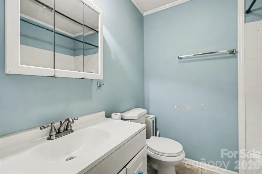403 Oakdale Avenue Kannapolis NC 28083