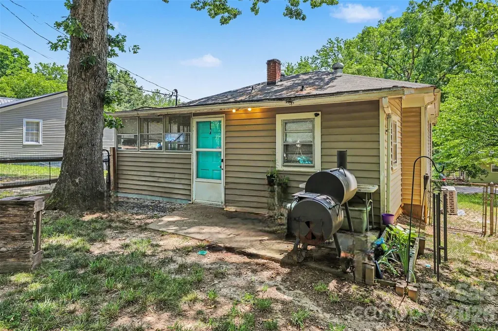 403 Oakdale Avenue Kannapolis NC 28083