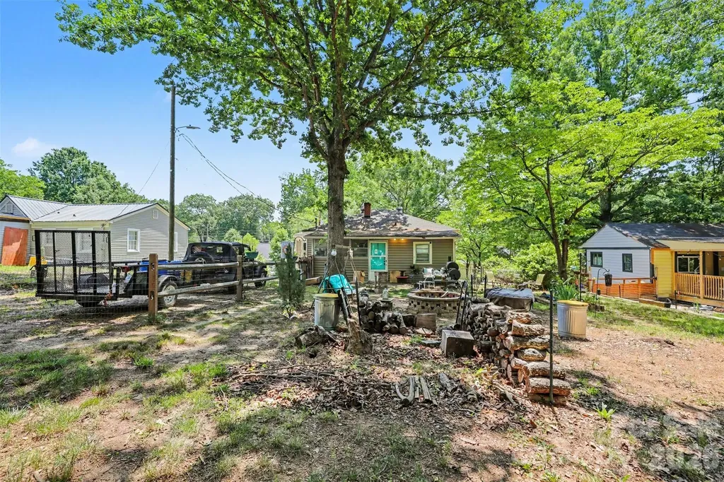 403 Oakdale Avenue Kannapolis NC 28083
