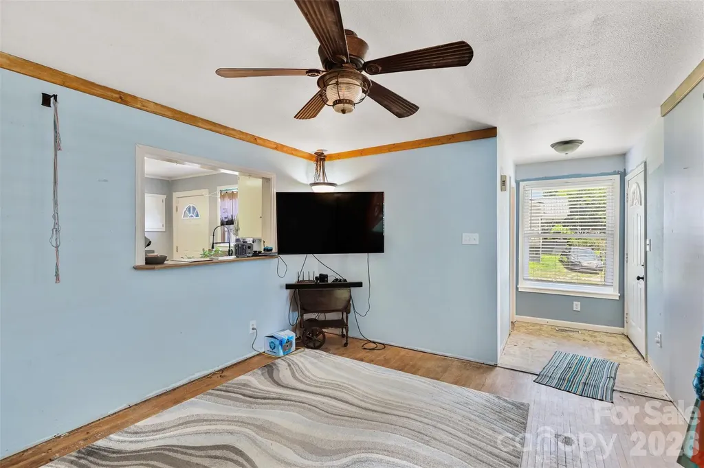 403 Oakdale Avenue Kannapolis NC 28083