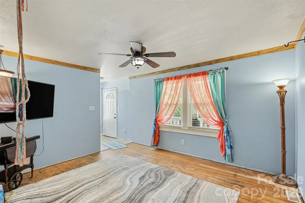 403 Oakdale Avenue Kannapolis NC 28083