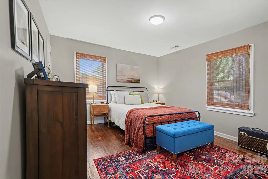 204 N Oak Street Lowell NC 28098