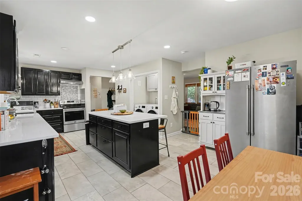 204 N Oak Street Lowell NC 28098