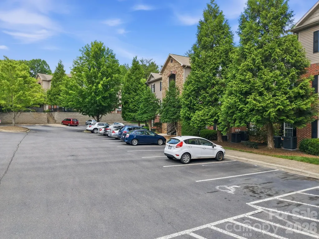 528 Appeldoorn Circle Asheville NC 28803