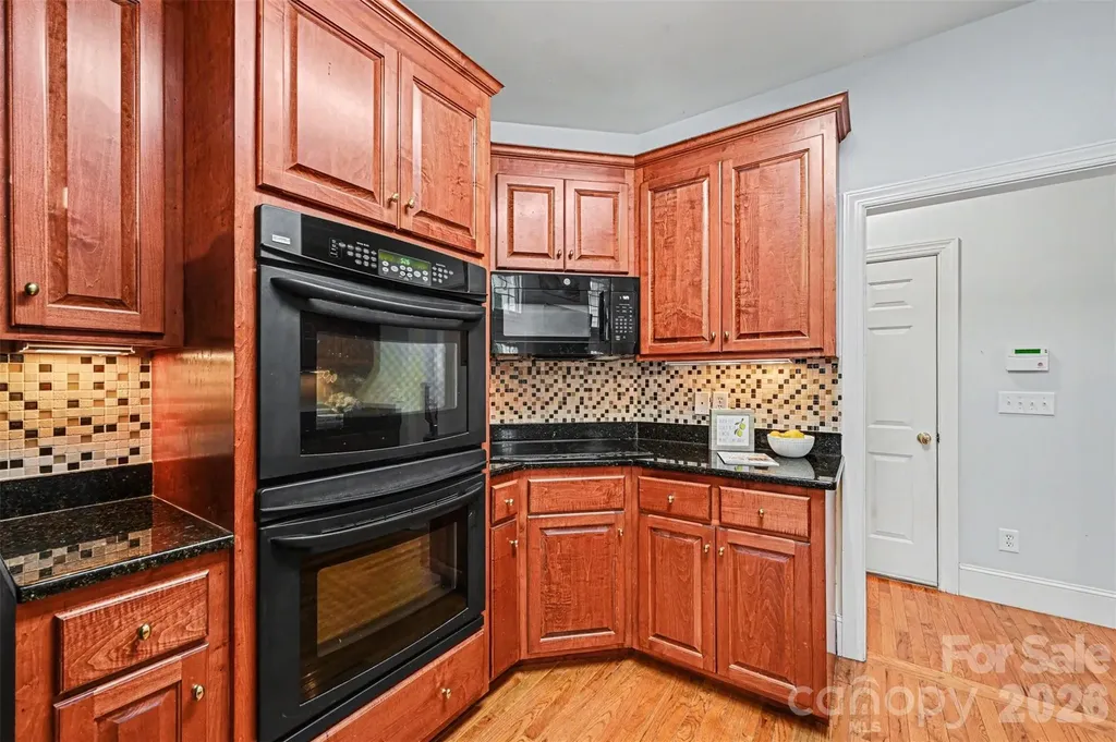 7940 Oakmont Court Hickory NC 28602