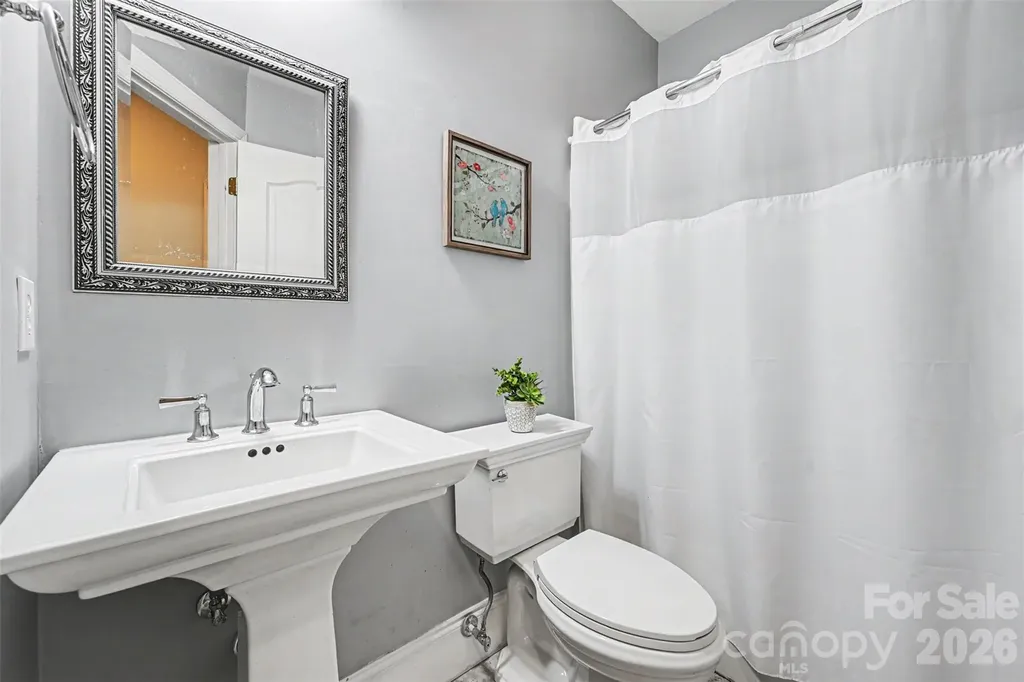 7940 Oakmont Court Hickory NC 28602