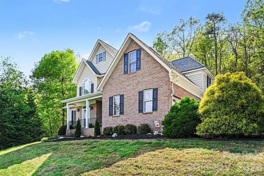 7940 Oakmont Court Hickory NC 28602