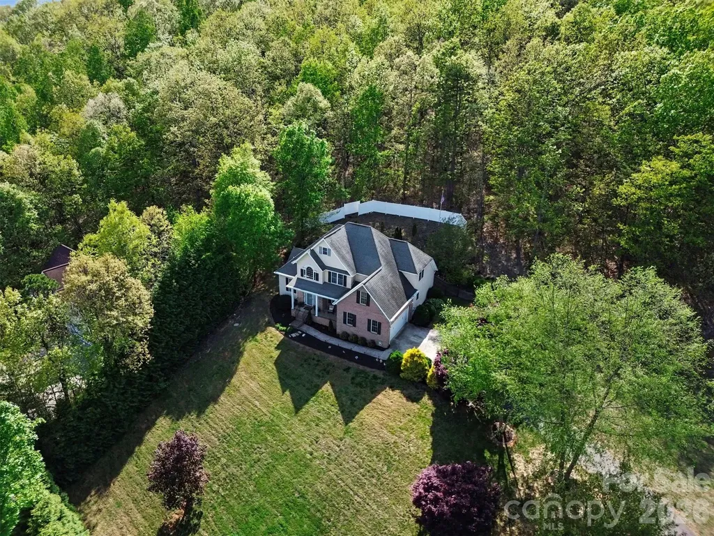 7940 Oakmont Court Hickory NC 28602