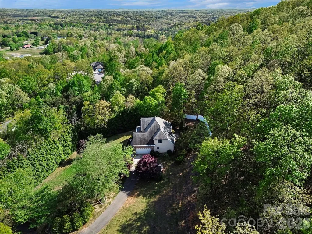 7940 Oakmont Court Hickory NC 28602