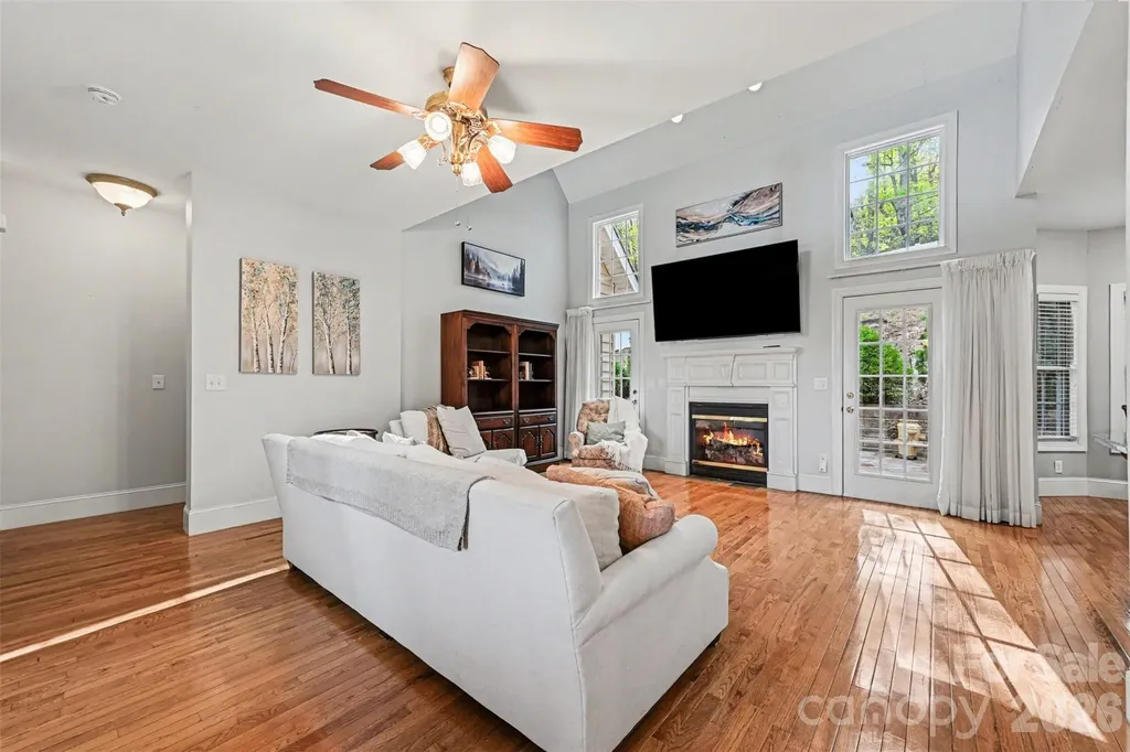 7940 Oakmont Court Hickory NC 28602