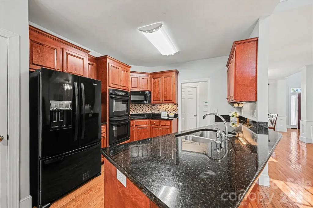 7940 Oakmont Court Hickory NC 28602