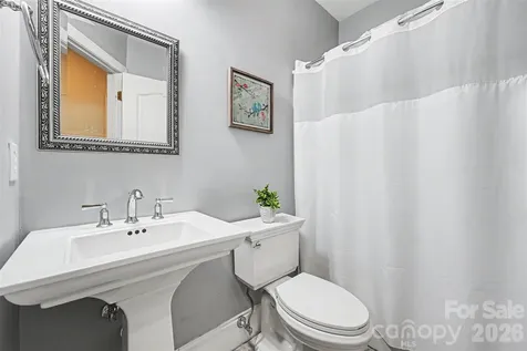 7940 Oakmont Court Hickory NC 28602