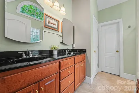 7940 Oakmont Court Hickory NC 28602