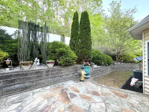 7940 Oakmont Court Hickory NC 28602