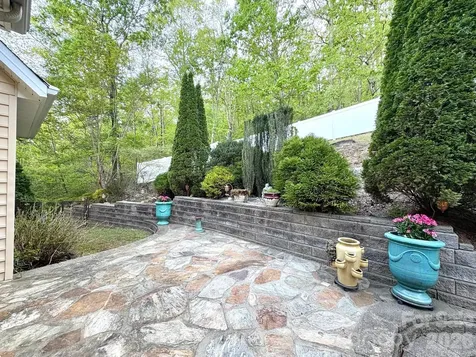 7940 Oakmont Court Hickory NC 28602