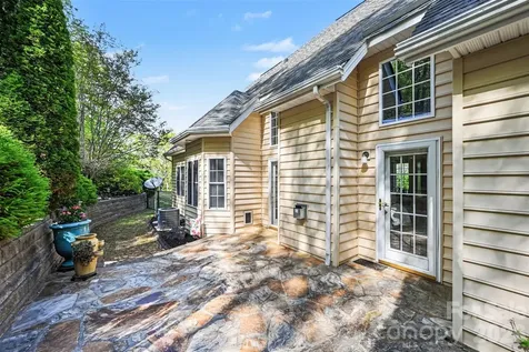 7940 Oakmont Court Hickory NC 28602
