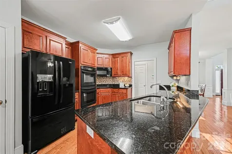 7940 Oakmont Court Hickory NC 28602