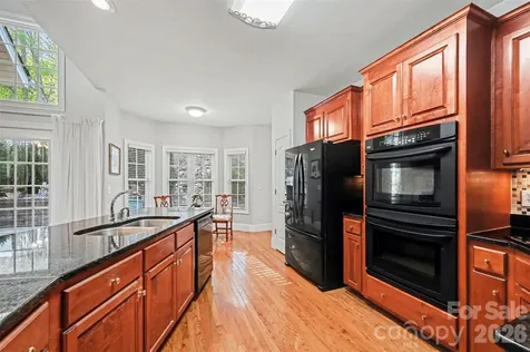 7940 Oakmont Court Hickory NC 28602