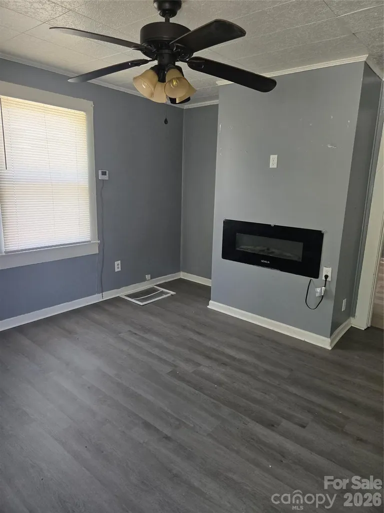 207 S Caldwell Avenue Newton NC 28658
