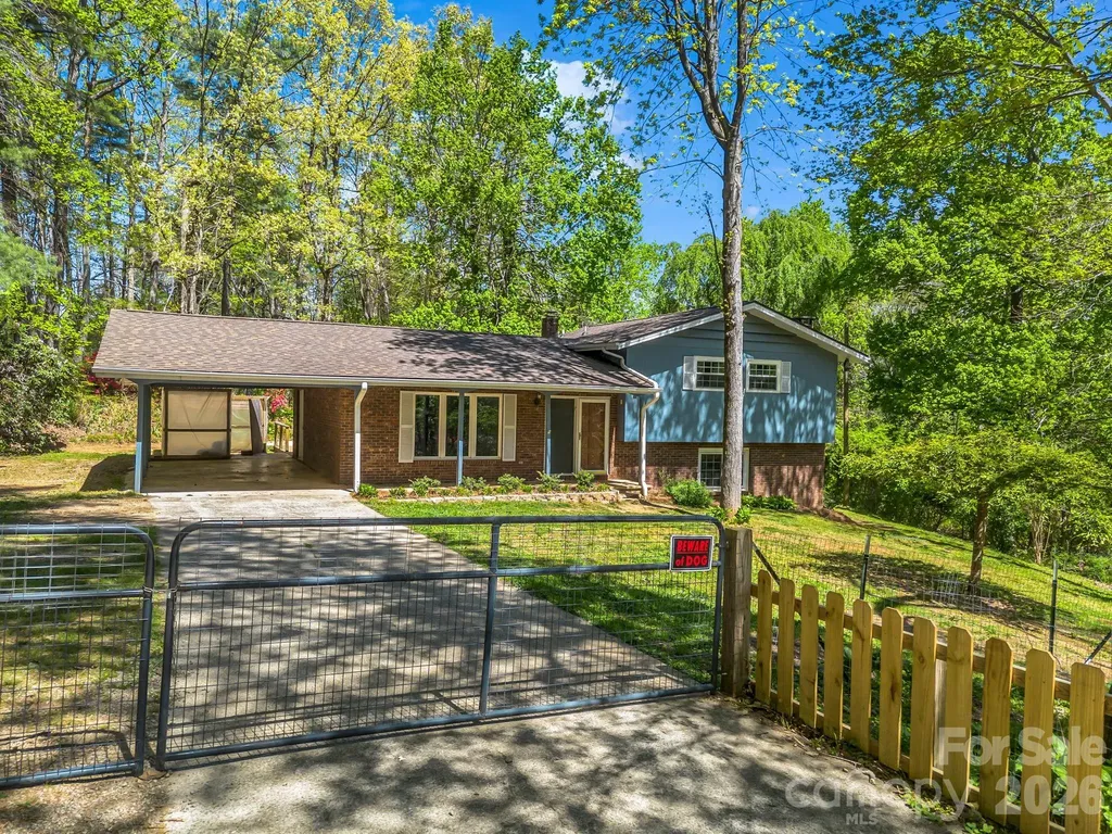 31 Firefly Lane Saluda NC 28773