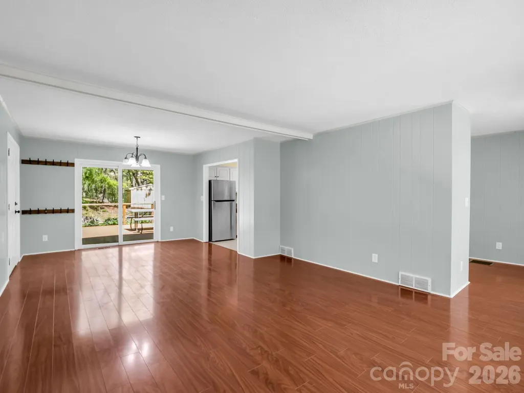 31 Firefly Lane Saluda NC 28773