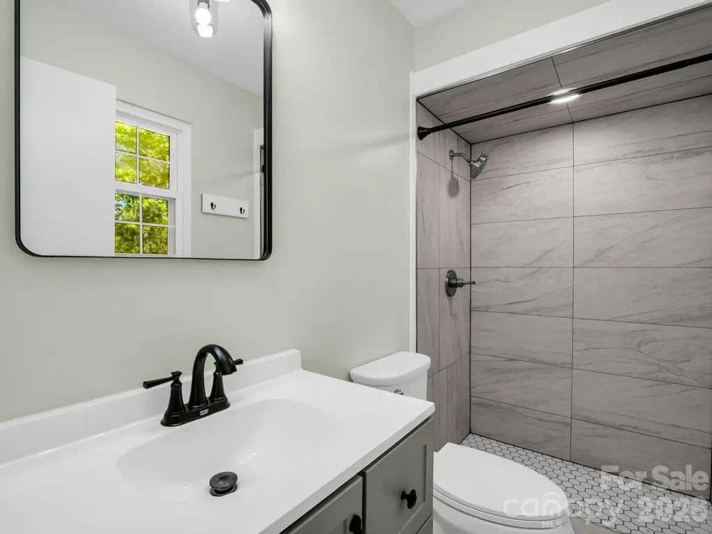 31 Firefly Lane Saluda NC 28773