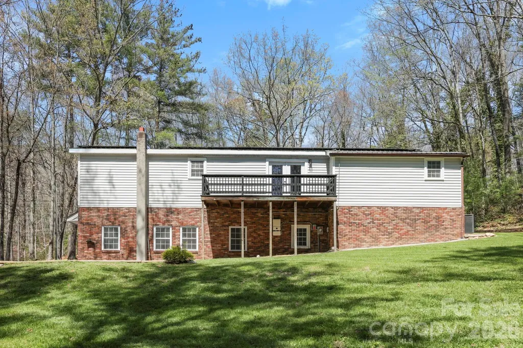 5 Country Road Hendersonville NC 28791