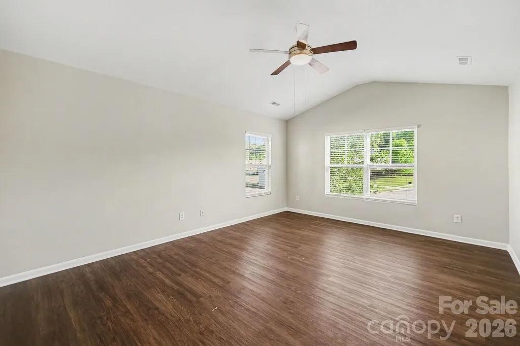 2021 Sonoma Valley Drive Charlotte NC 28214
