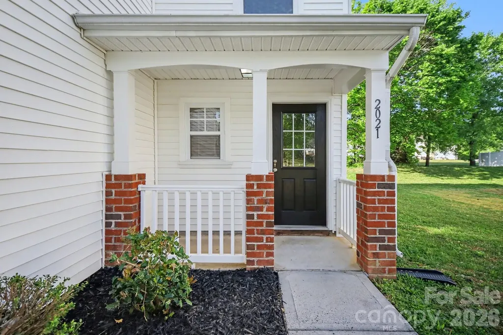 2021 Sonoma Valley Drive Charlotte NC 28214