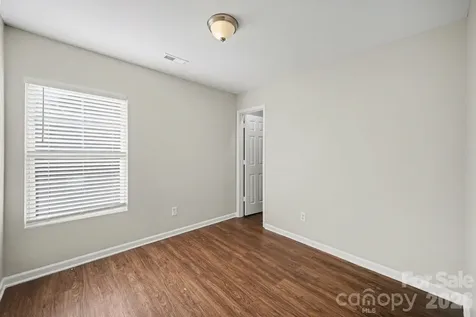 2021 Sonoma Valley Drive Charlotte NC 28214