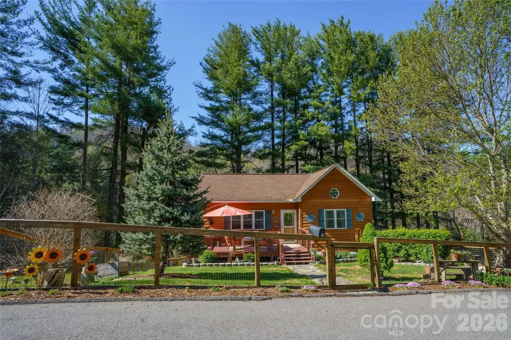 40 Whipoorwill Way Waynesville NC 28786