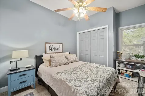 40 Whipoorwill Way Waynesville NC 28786