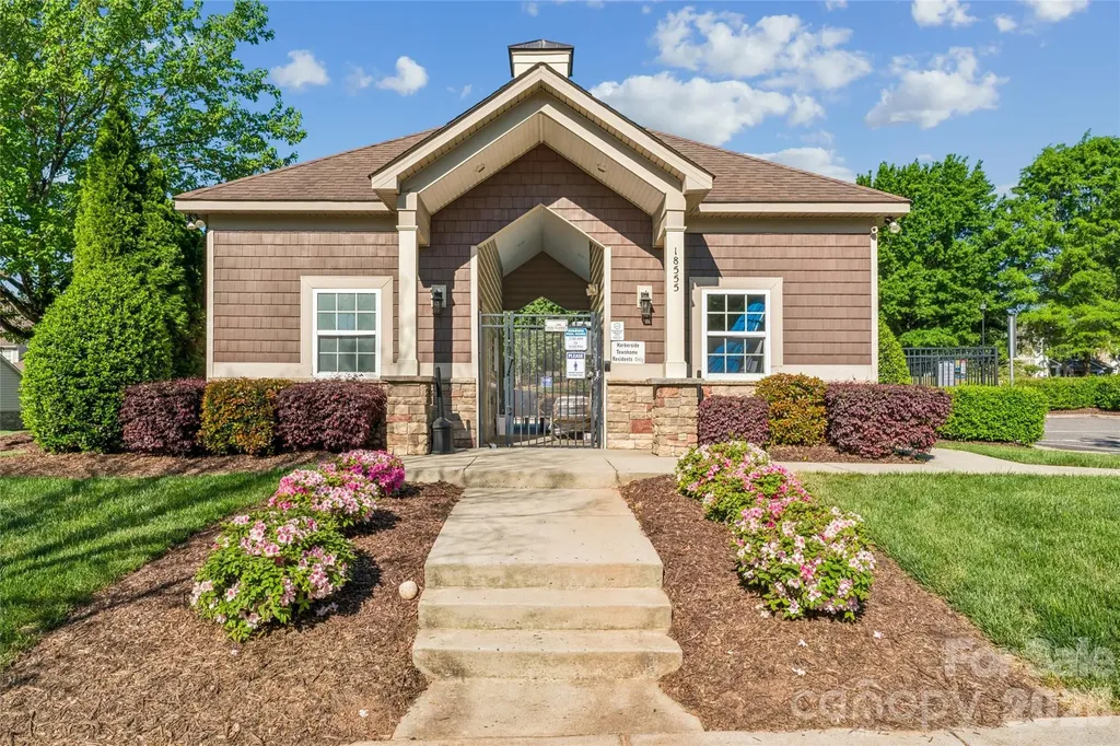 8211 Viewpoint Lane Cornelius NC 28031
