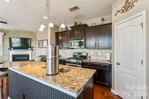 8211 Viewpoint Lane Cornelius NC 28031
