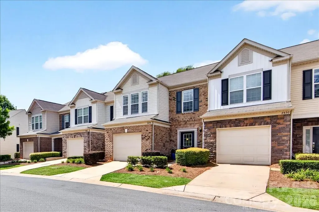 2434 Royal York Avenue Charlotte NC 28210
