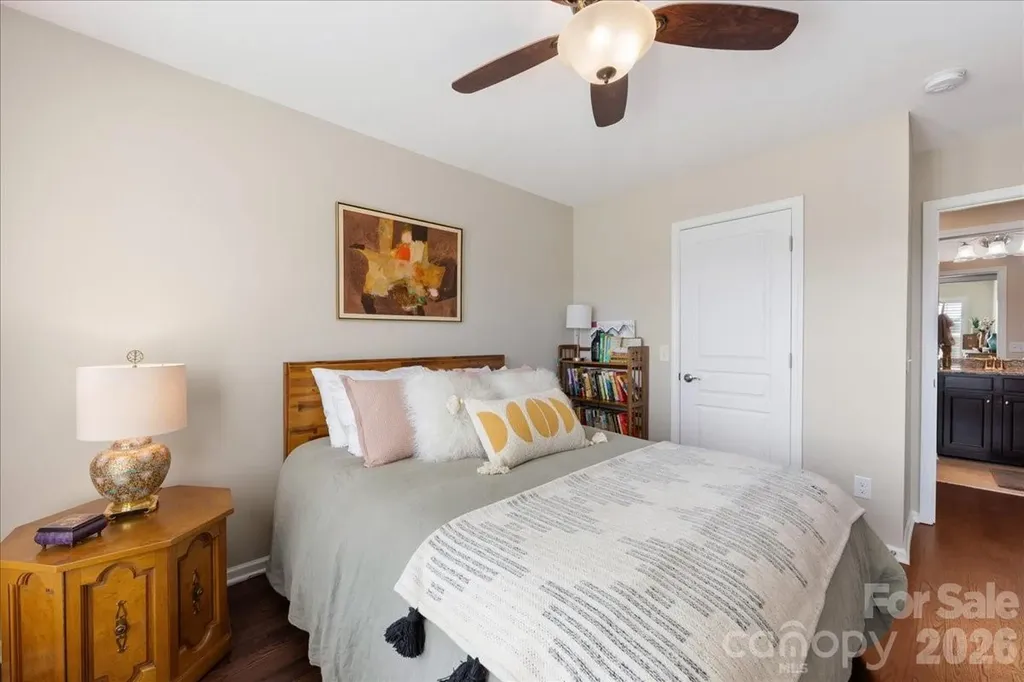 2434 Royal York Avenue Charlotte NC 28210