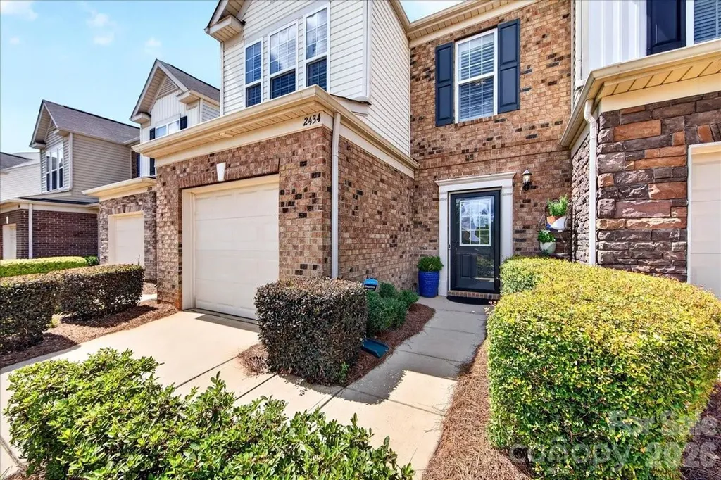 2434 Royal York Avenue Charlotte NC 28210