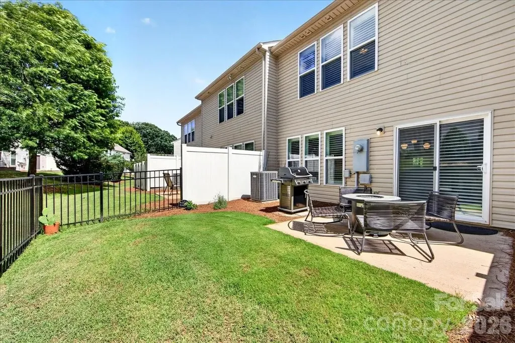 2434 Royal York Avenue Charlotte NC 28210