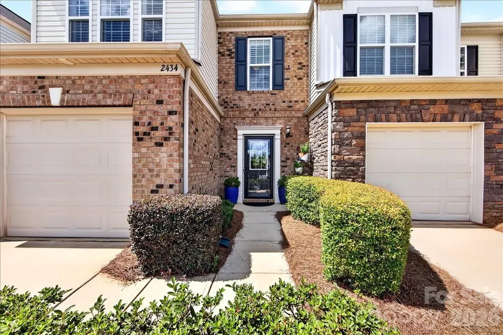 2434 Royal York Avenue Charlotte NC 28210