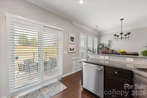 2434 Royal York Avenue Charlotte NC 28210