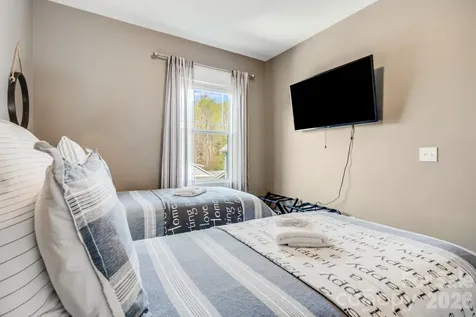 20 Byrdcliffe Lane Asheville NC 28805