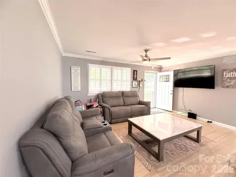 401 Rutland Drive Charlotte NC 28217