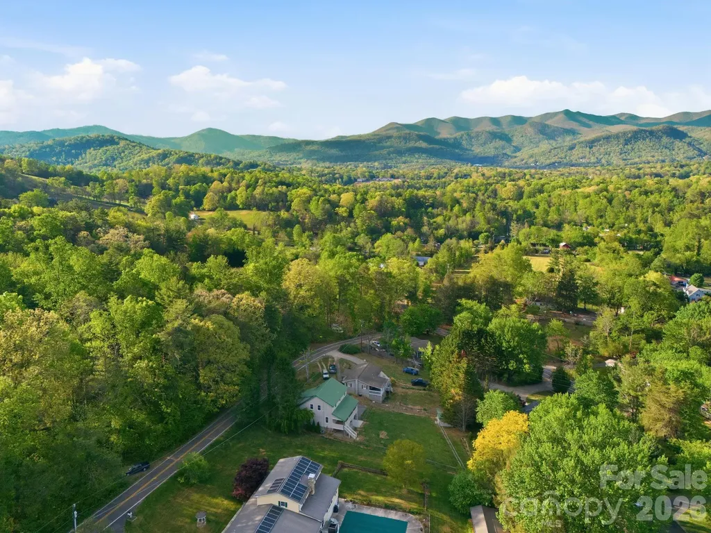 612 Christian Creek Road Swannanoa NC 28778