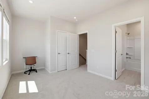 5525 Swaling Street Charlotte NC 28217