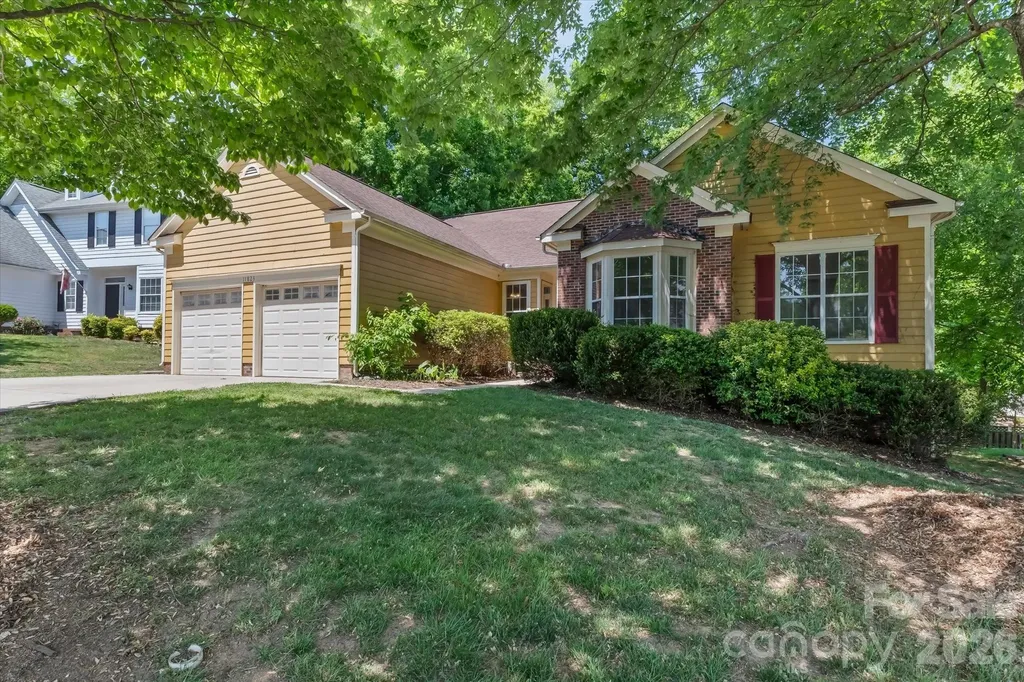11823 Harris Ridge Drive Charlotte NC 28269